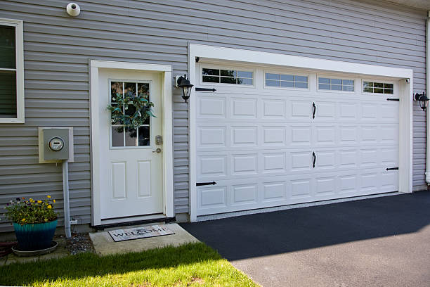 24/7 Emergency Garage Door Panel Replacement experts in Utica, OH